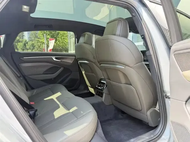 Audi A6L — Фото автомобиля 14
