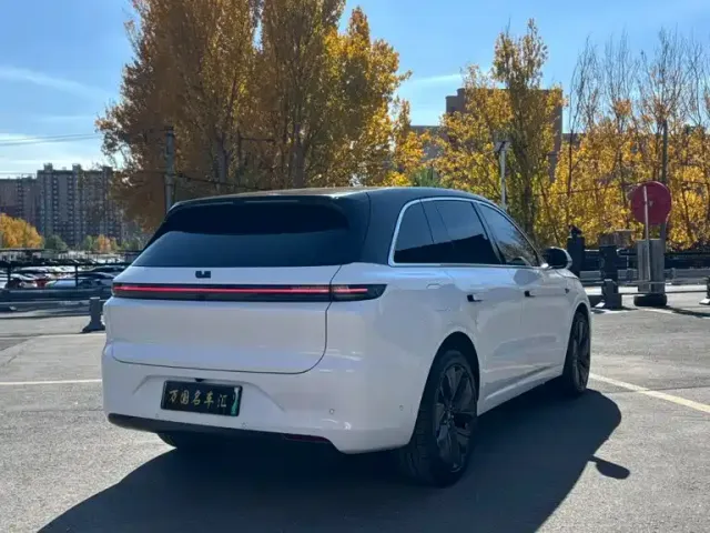 Li Auto L6 — Фото автомобиля 6
