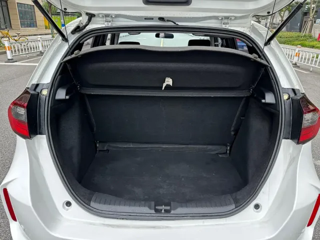 Honda Fit — Фото автомобиля 10
