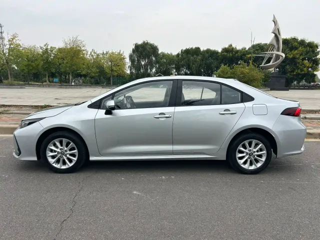 Toyota Corolla — Фото автомобиля 8