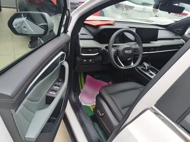 Geely Haoyue L — Фото автомобиля 15