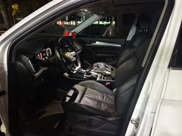 Audi Q5L — Фото автомобиля 5