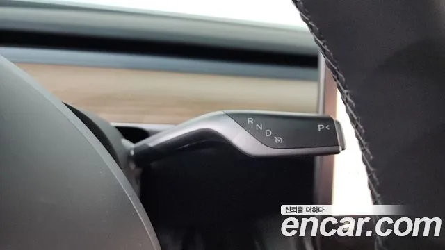 Tesla Model Y — Фото автомобиля 9