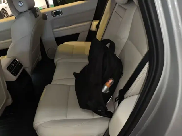 Li Auto Li Auto L6 2024 Pro — Фото автомобиля 16