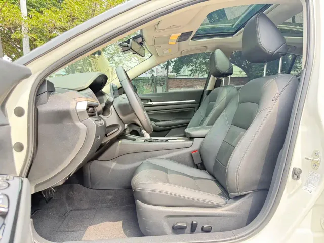 Nissan Teana — Фото автомобиля 10