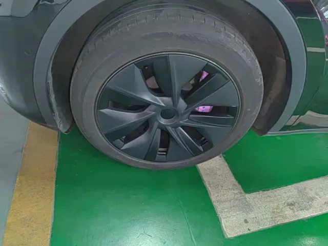 Tesla Model Y — Фото автомобиля 22