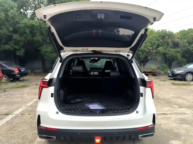 Changan CS75 Plus — Фото автомобиля 18
