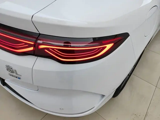 BYD Qin L — Фото автомобиля 7