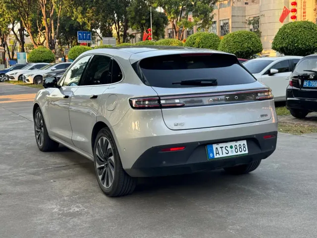 Aito M5 — Фото автомобиля 7
