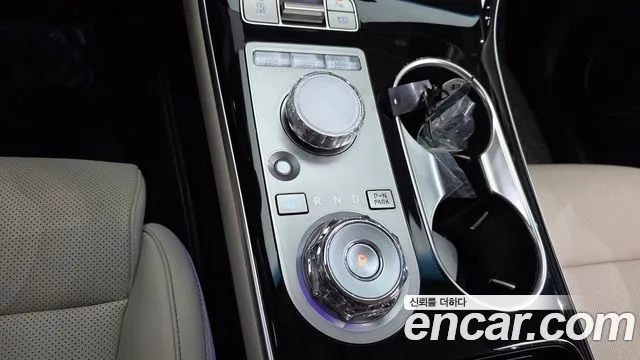 Genesis GV70 2.5T Бензин 2WD — Фото автомобиля 9