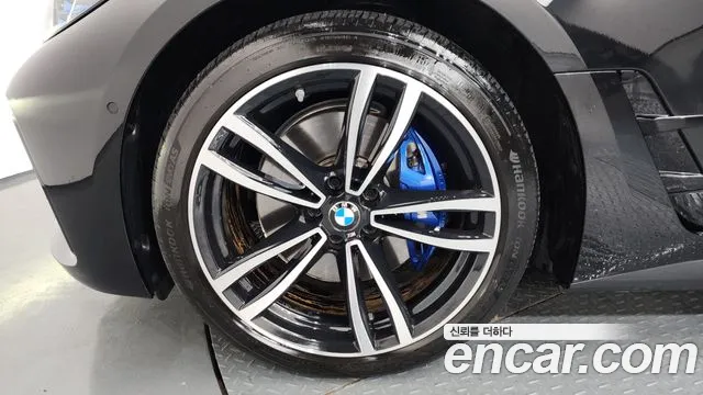 BMW i4 — Фото автомобиля 5