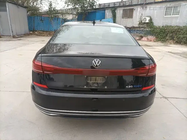 Volkswagen Passat — Фото автомобиля 5