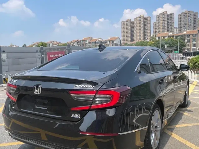 Honda Accord — Фото автомобиля 9