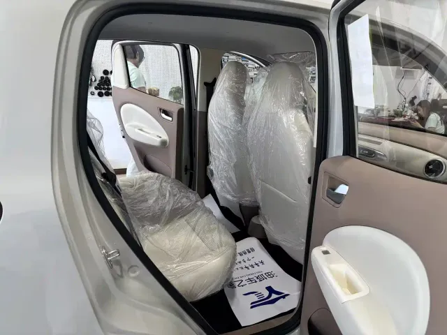 Wuling Hongguang Mini EV — Фото автомобиля 10