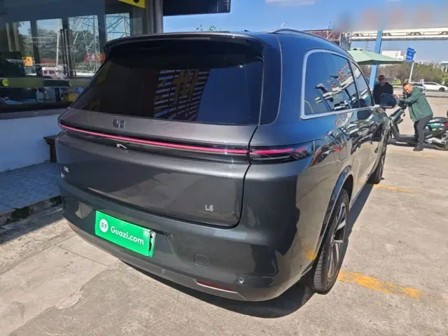 Li Auto L8 — Фото автомобиля 6
