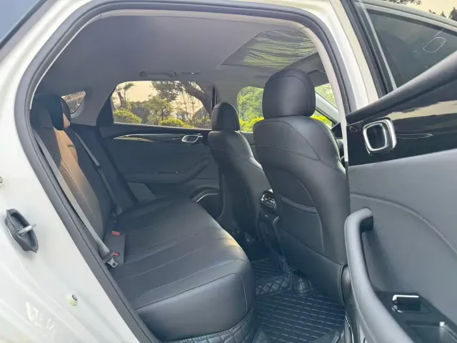 Geely Emgrand — Фото автомобиля 12