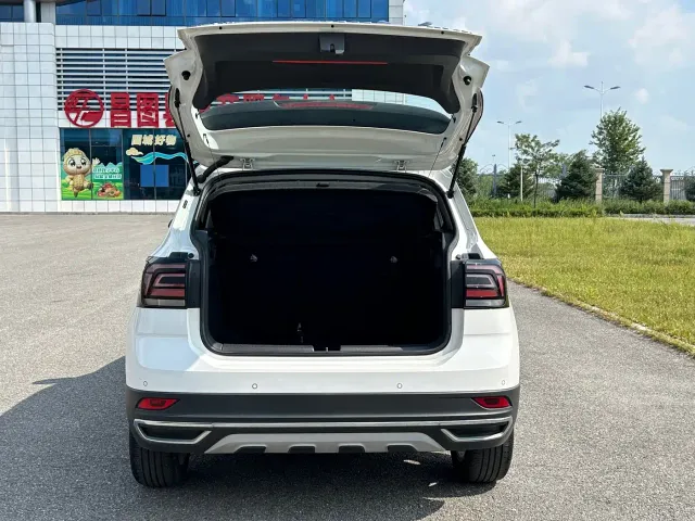 Volkswagen T-Cross — Фото автомобиля 9