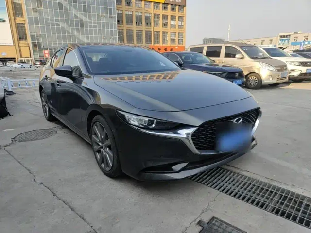 Mazda Axela — Фото автомобиля 3