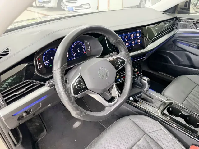 Volkswagen Passat — Фото автомобиля 7