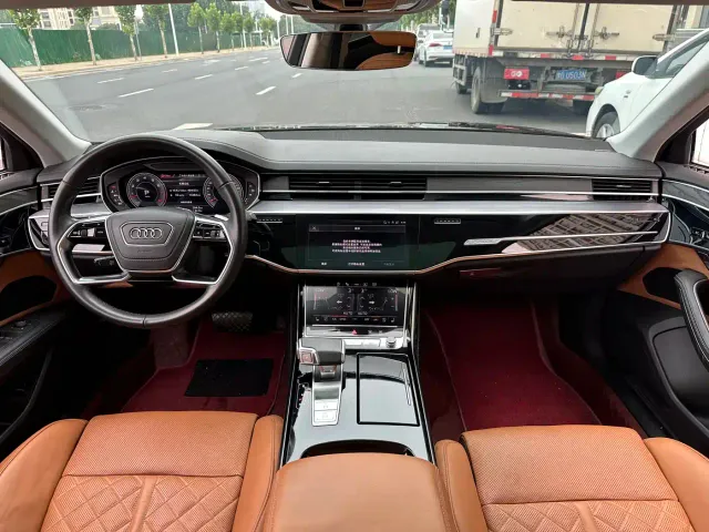 Audi A8 — Фото автомобиля 10