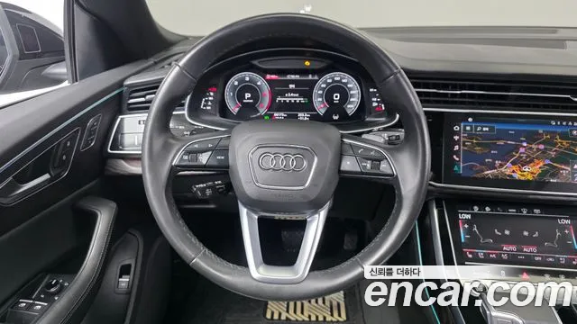 Audi Q8 — Фото автомобиля 11