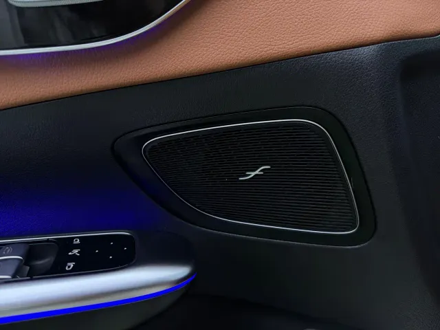 Mercedes-Benz C-Class — Фото автомобиля 16
