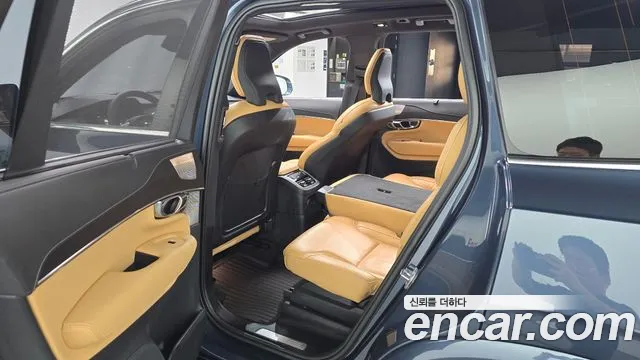 Volvo XC90 — Фото автомобиля 17