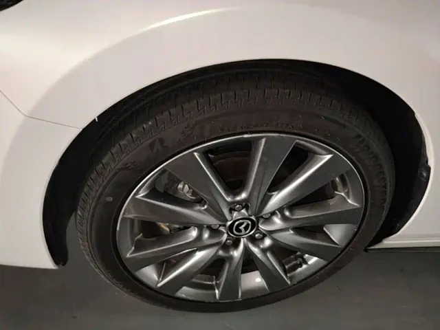 Mazda Axela — Фото автомобиля 22