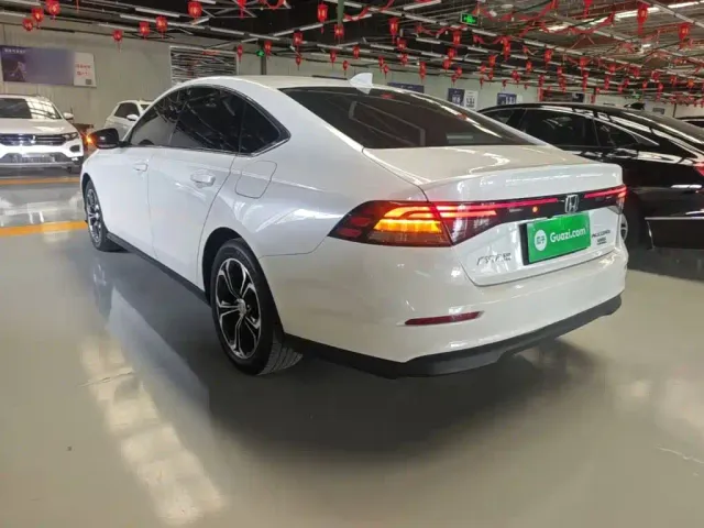 Honda Accord — Фото автомобиля 4