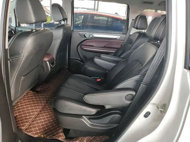 GAC Trumpchi M6 — Фото автомобиля 16