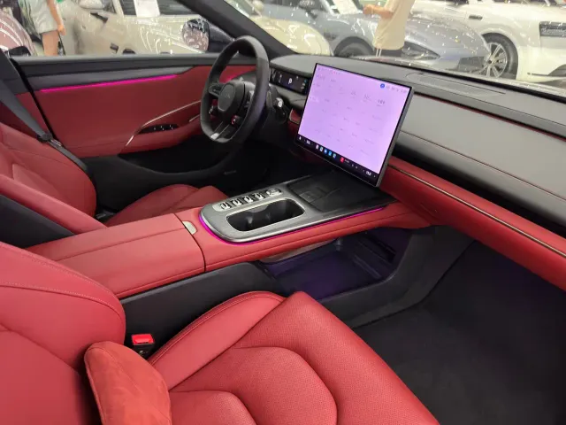 Xiaomi SU7 — Фото автомобиля 9