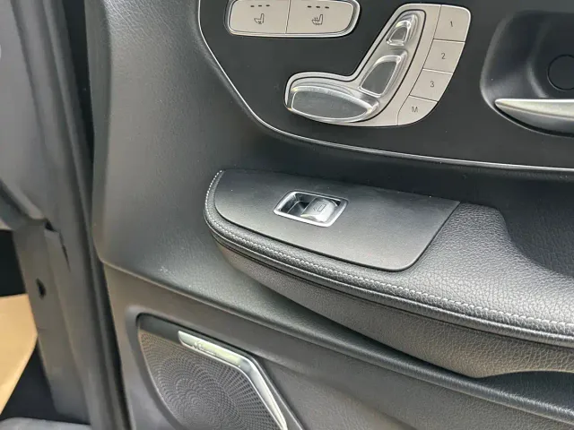 Mercedes-Benz V-Class — Фото автомобиля 18