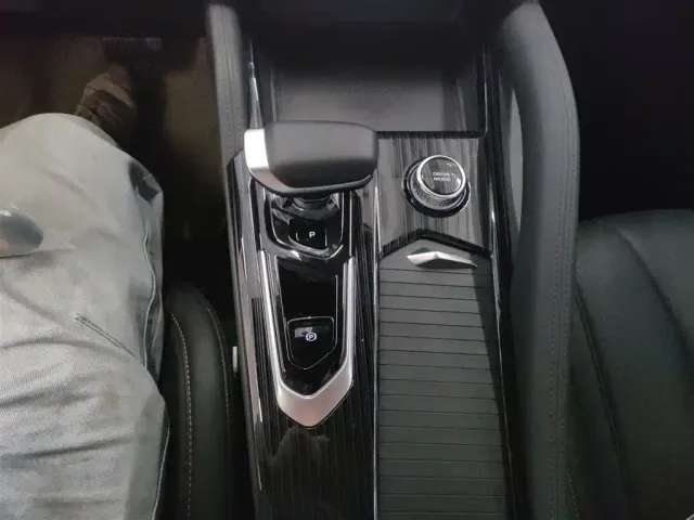 Geely Xingyue L — Фото автомобиля 13