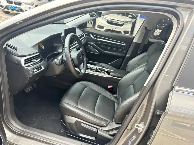 Geely Emgrand — Фото автомобиля 4