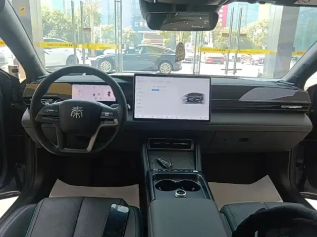 BYD Qin L — Фото автомобиля 9