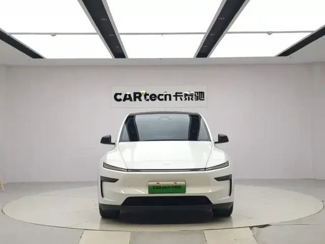 Tesla Model Y — Фото автомобиля 7