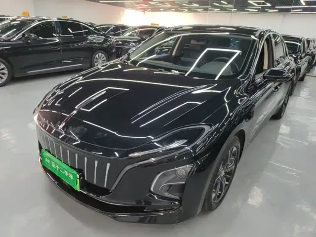 Фотография автомобиля — Hongqi E-QM5