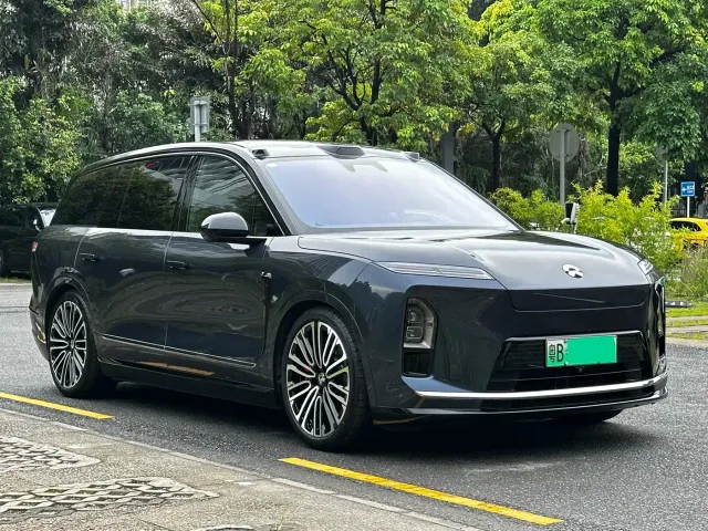 Nio ES8 — Фото автомобиля 2