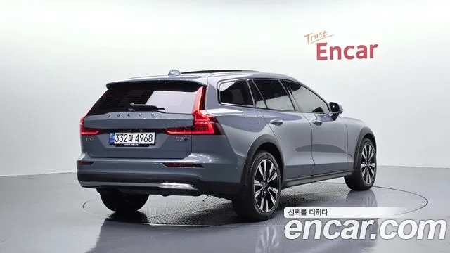 Фотография автомобиля — Volvo V60