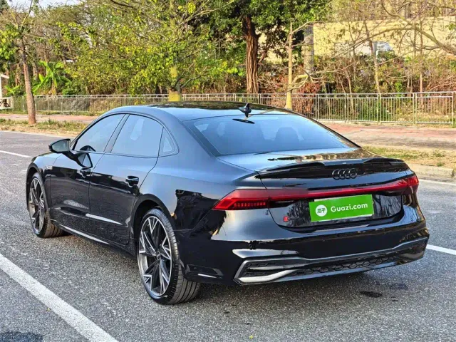 Audi A7L — Фото автомобиля 23