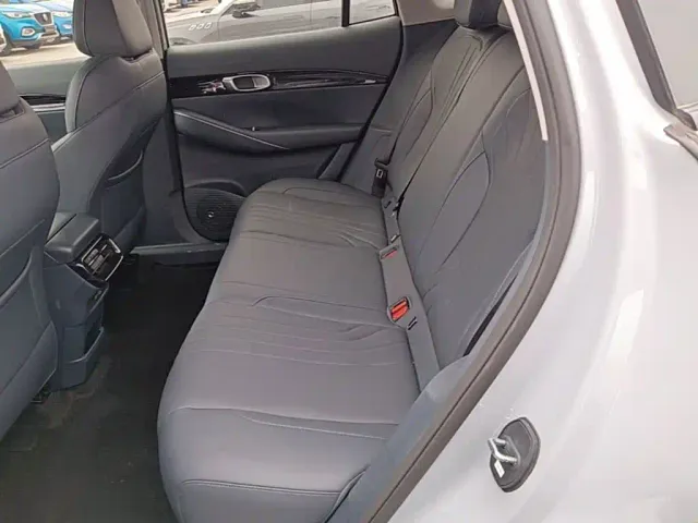 Geely Galaxy E5 — Фото автомобиля 16