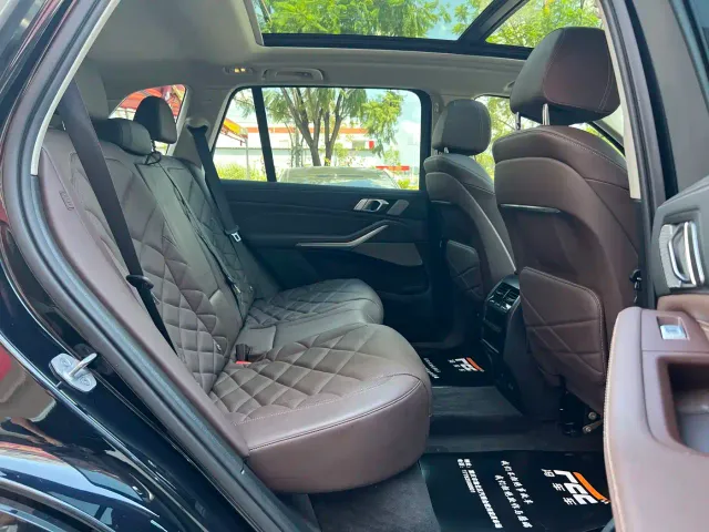 BMW X5 — Фото автомобиля 12