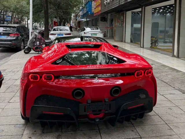 Ferrari SF90 — Фото автомобиля 6