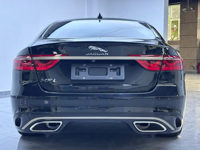 Jaguar XFL — Фото автомобиля 15