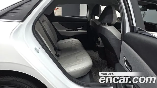Hyundai AVANTE Avante (CN7) — Фото автомобиля 12