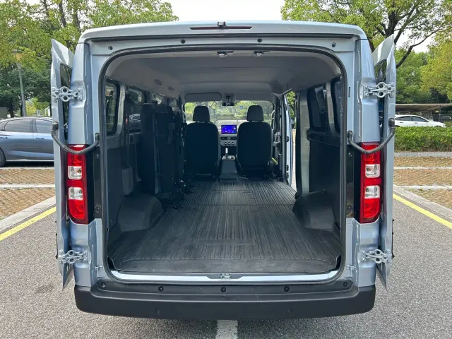 Wuling Yangguang — Фото автомобиля 13
