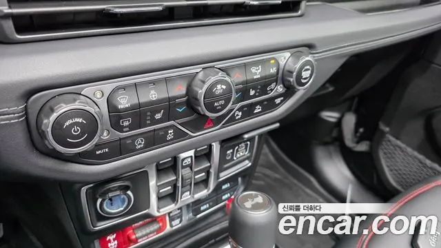 Jeep Wrangler JL — Фото автомобиля 18