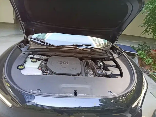 IM Motors LS6 — Фото автомобиля 19