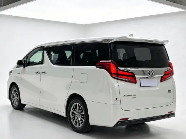 Toyota Alphard — Фото автомобиля 12