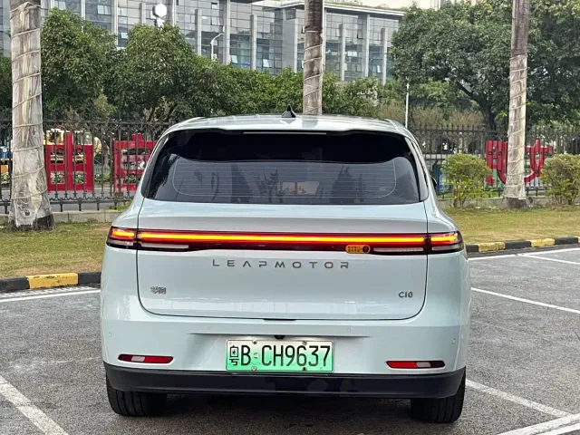 Leapmotor C10 — Фото автомобиля 14